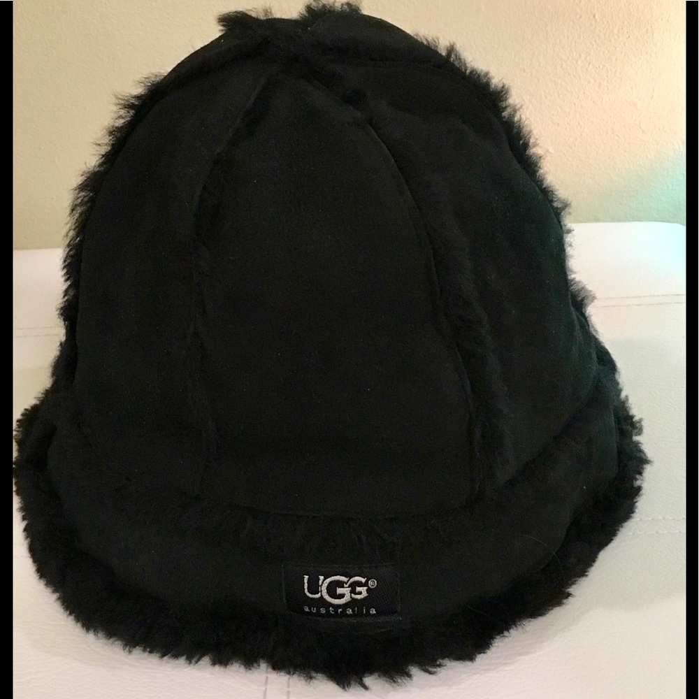 NWOT 💯% Authentic UGG Shearling Sheepskin hat!